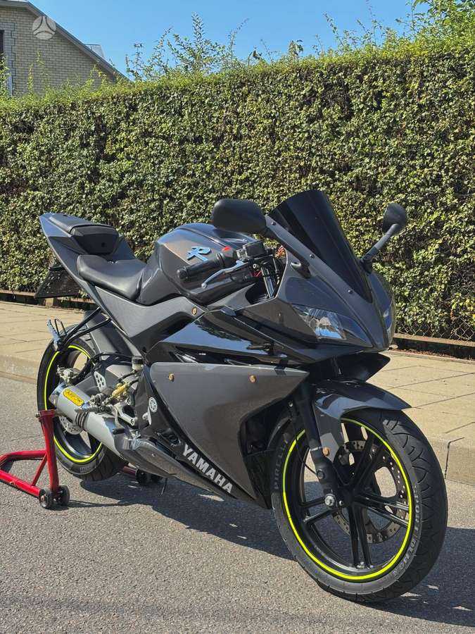 Yamaha YZF 125cc, superbikes