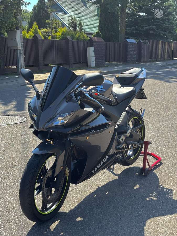 Yamaha YZF 125cc, superbikes