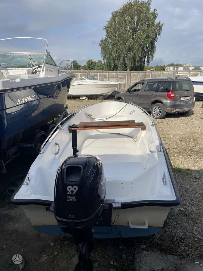 Hobby boat 420 clasic, plastic boats