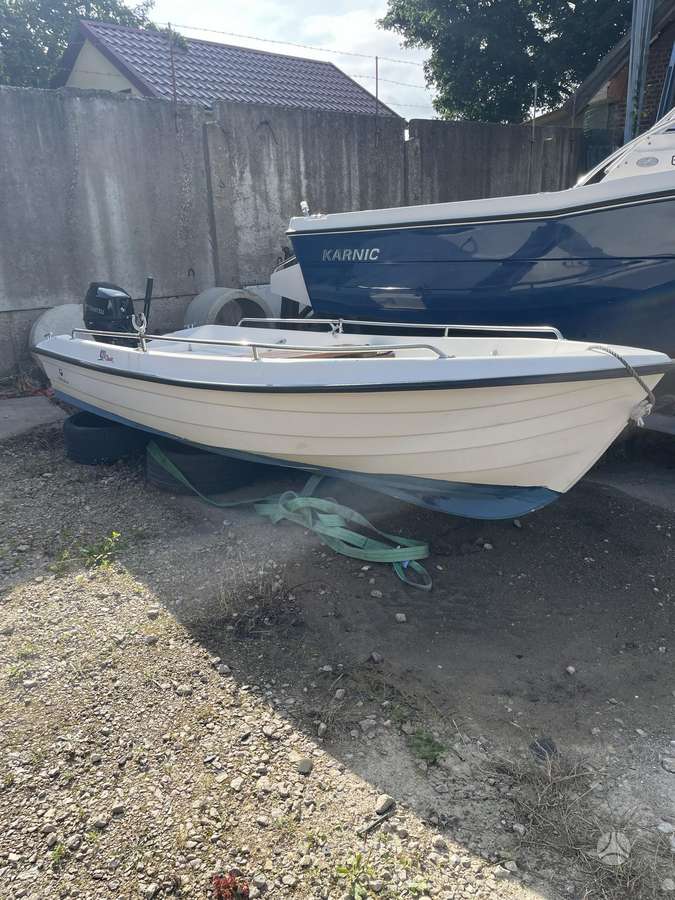 Hobby boat 420 clasic, plastic boats