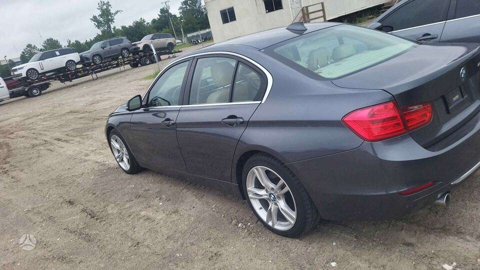 BMW 335, Седан