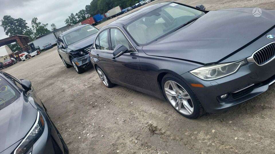 BMW 335, Седан