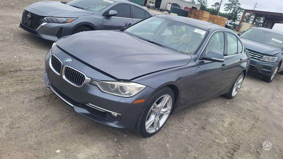 BMW 335, Седан