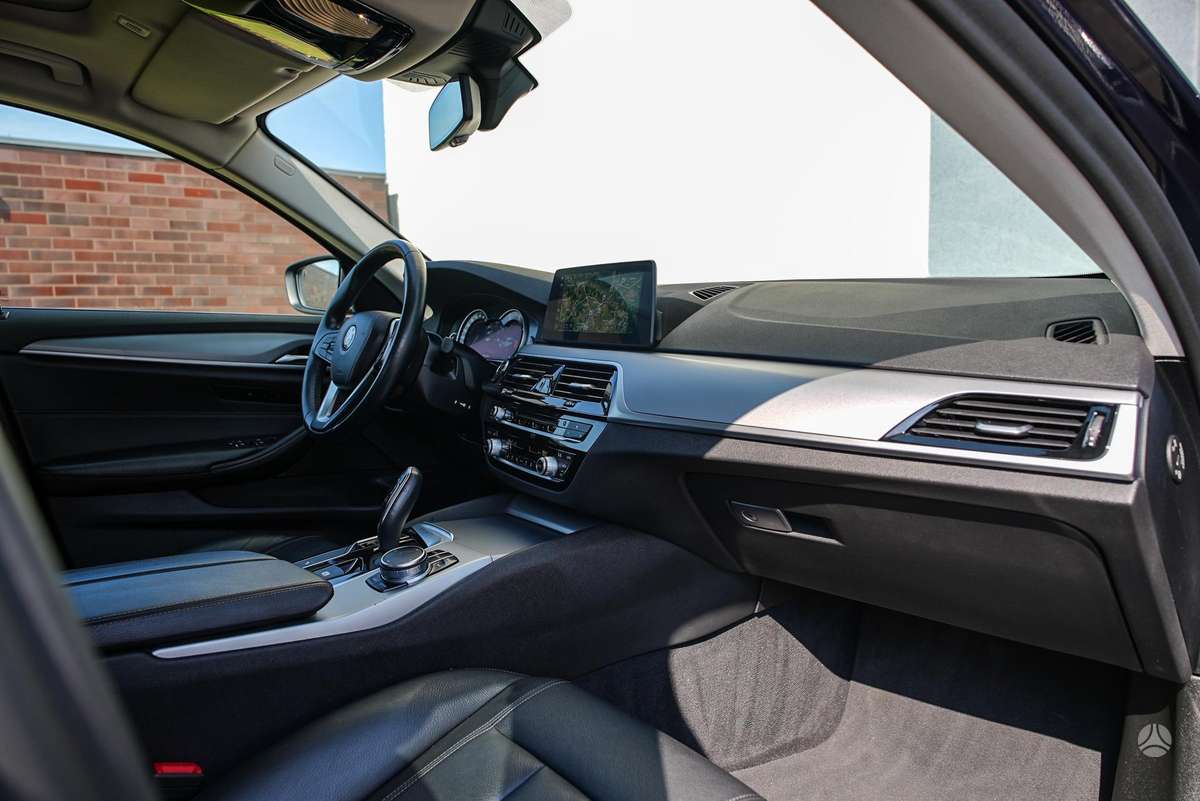 BMW 520, 2.0 l., Седан