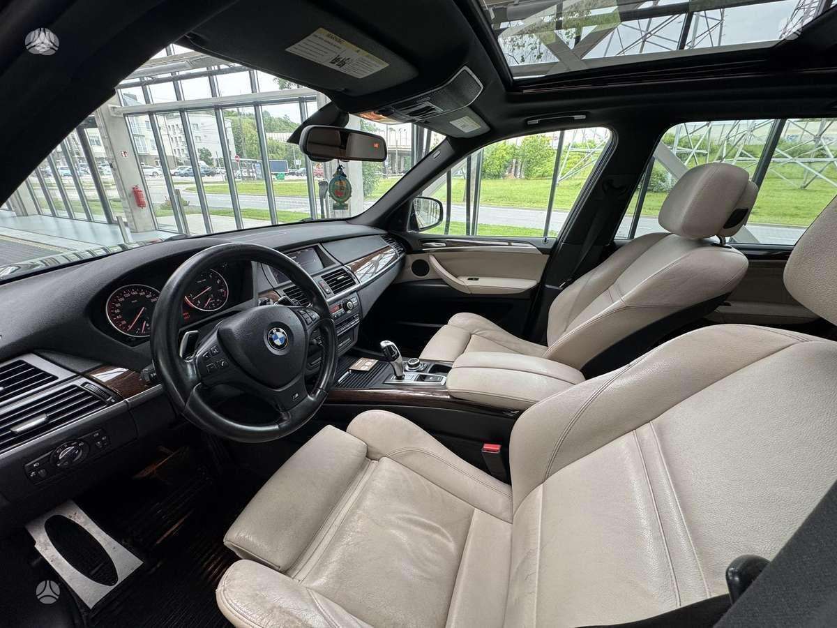 BMW X5, 3.0 l., off-road / crossover