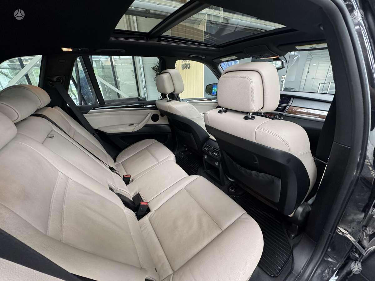 BMW X5, 3.0 l., off-road / crossover