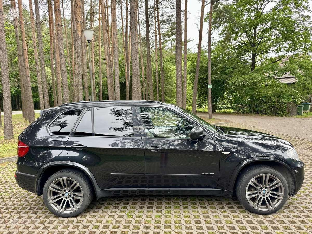 BMW X5, 3.0 l., off-road / crossover