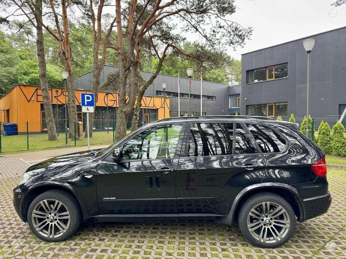 BMW X5, 3.0 l., off-road / crossover