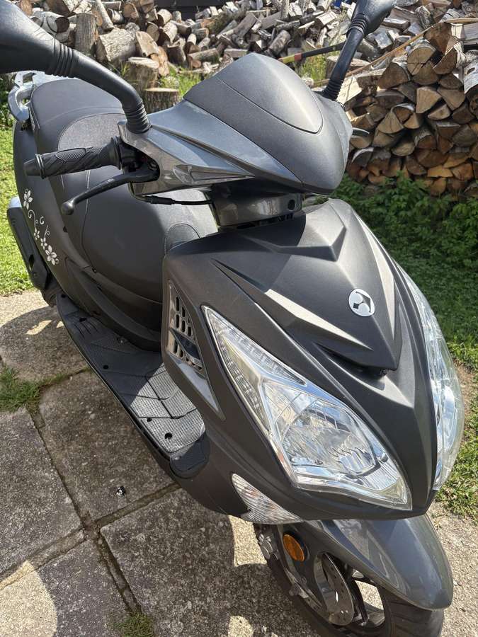 Barton Falcon 50cc, scooters / mopeds