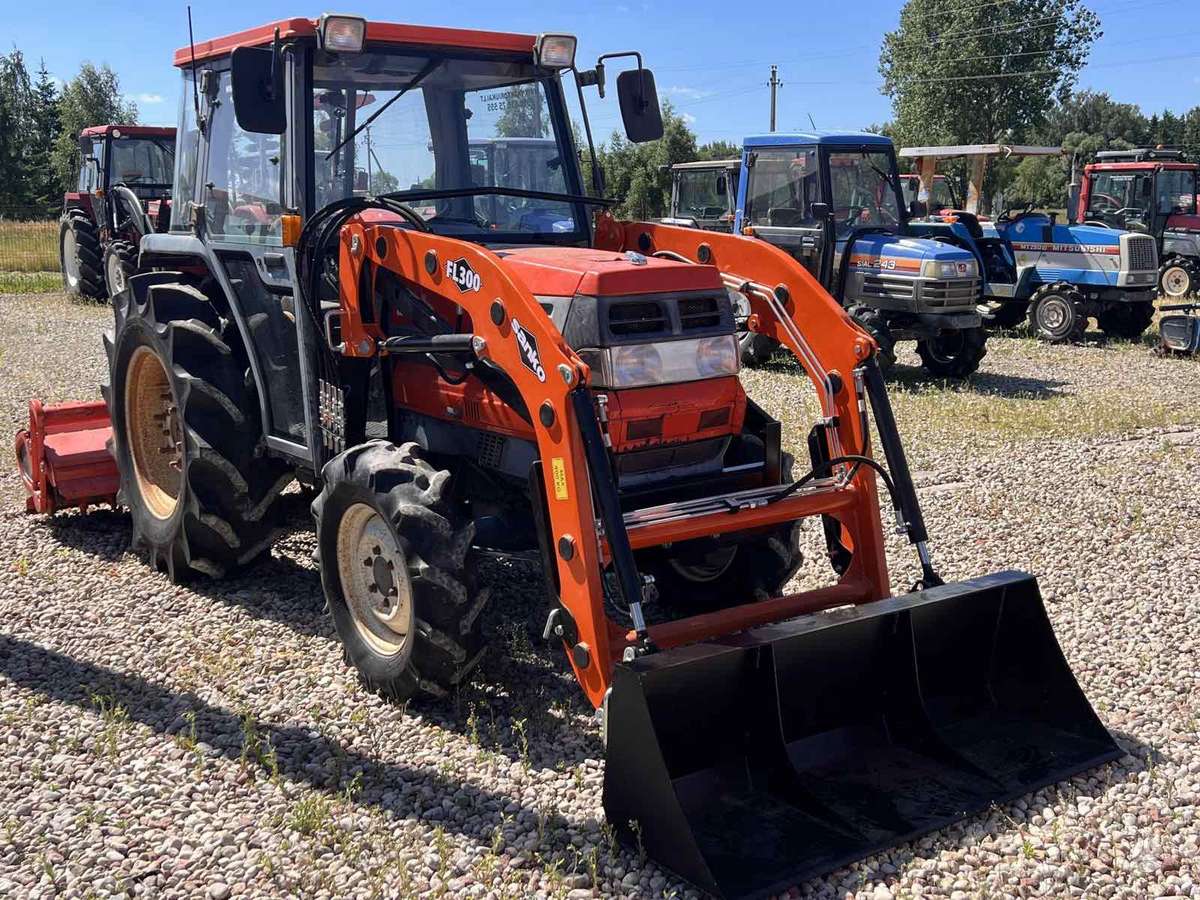 Kubota ĮVAIRIŲ MODELIŲ, tractors