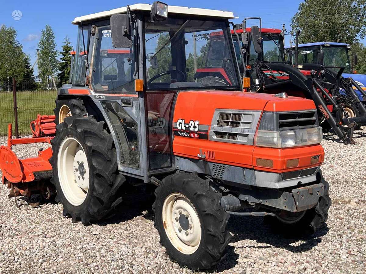 Kubota ĮVAIRIŲ MODELIŲ, tractors