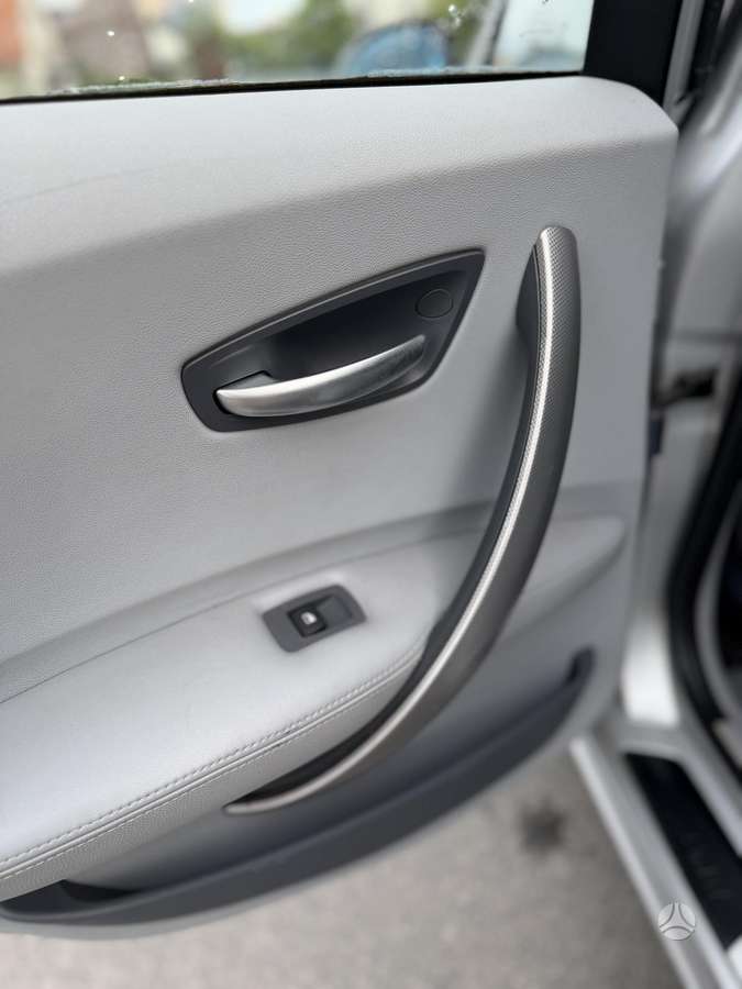 BMW 120, 2.0 l., hatchback
