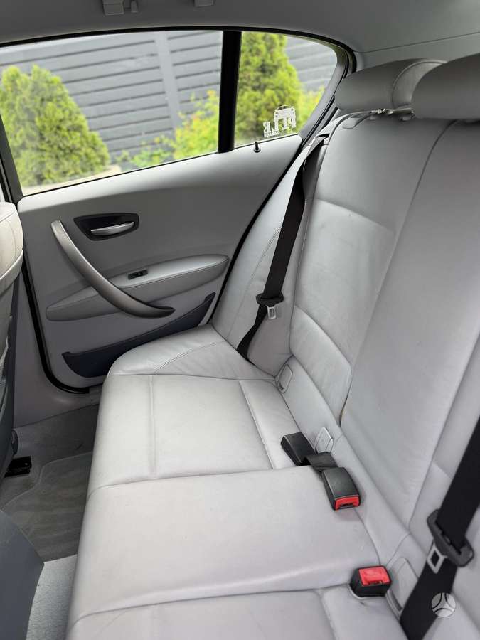 BMW 120, 2.0 l., hatchback