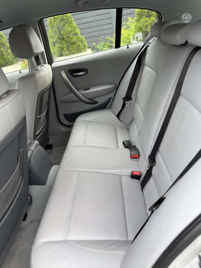 BMW 120, 2.0 l., hatchback