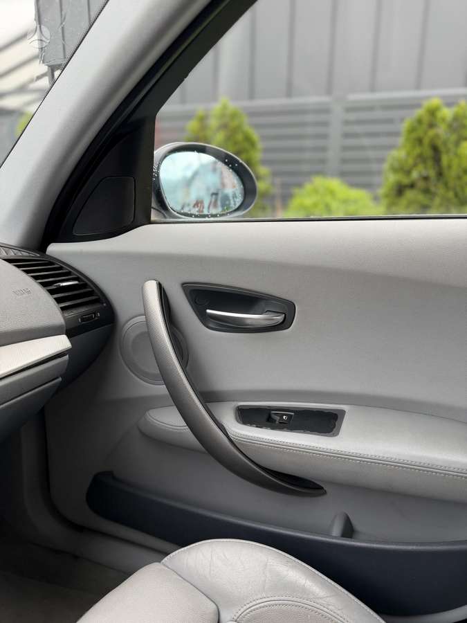 BMW 120, 2.0 l., hatchback