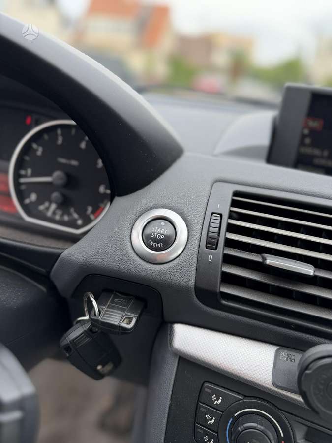BMW 120, 2.0 l., hatchback