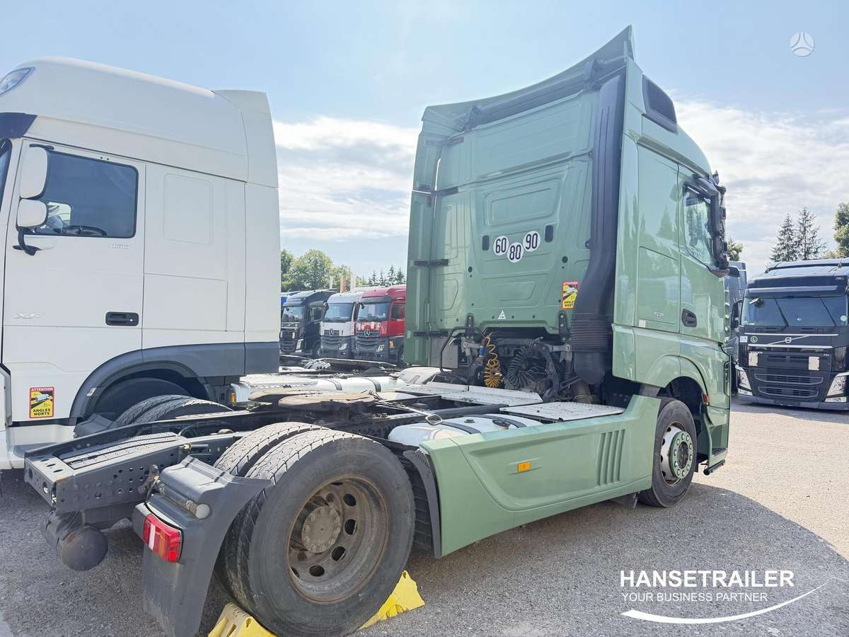 Mercedes-Benz Actros 1845 Engine problem, double sleeper