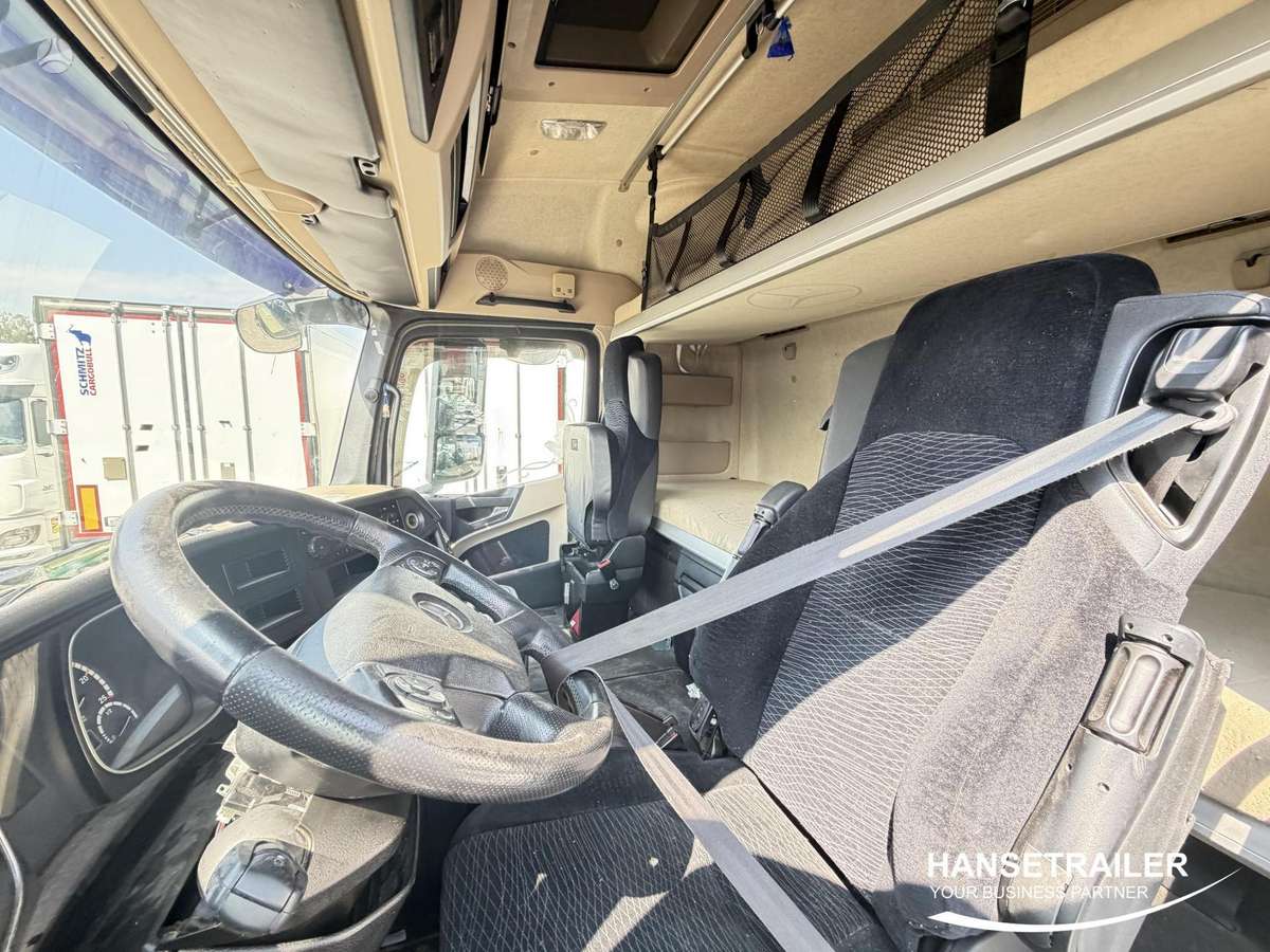 Mercedes-Benz Actros 1845 Engine problem, double sleeper