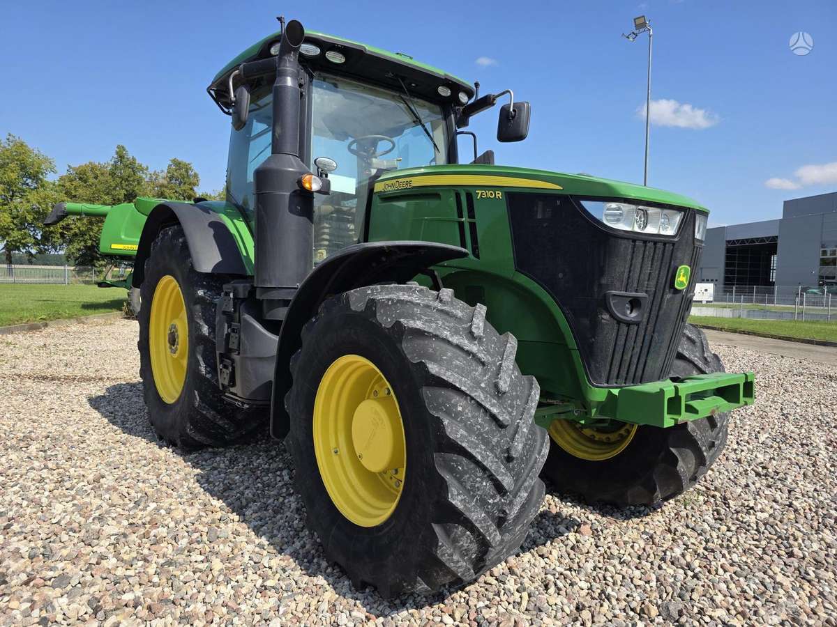 John Deere 7310R, tractors