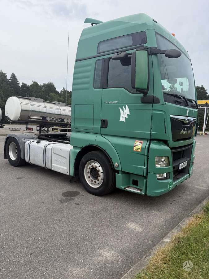 MAN TGX 18-480, double sleeper
