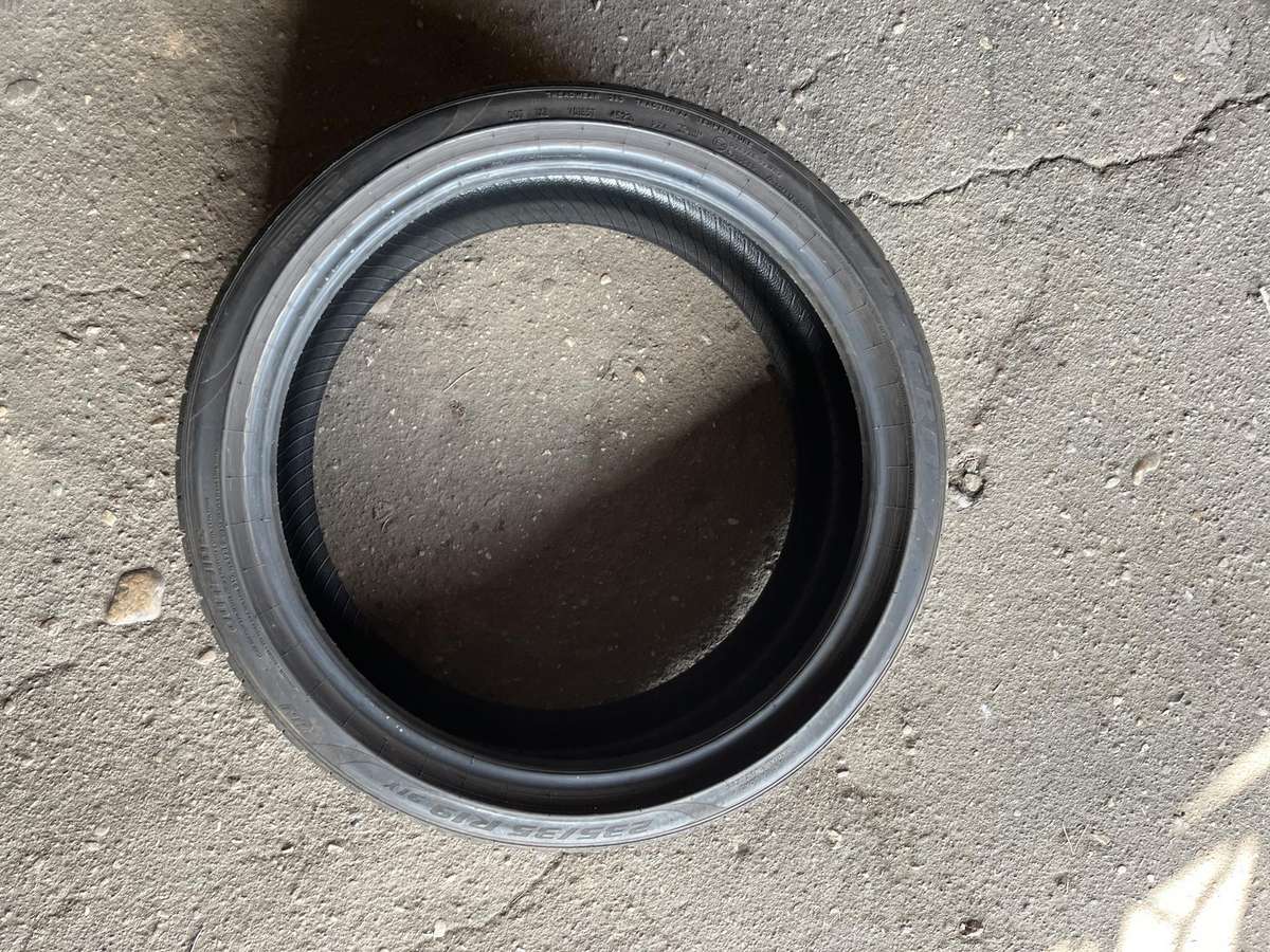 Pirelli PZero pz4, летние 235/35 R19