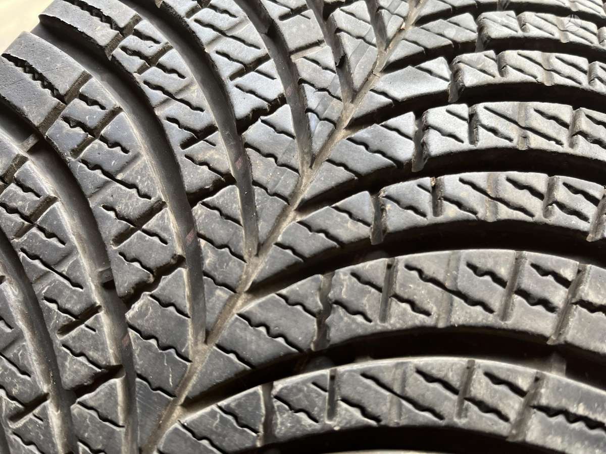 Goodyear Vector 4Seasons Gen-3, всесезонные 245/45 R19