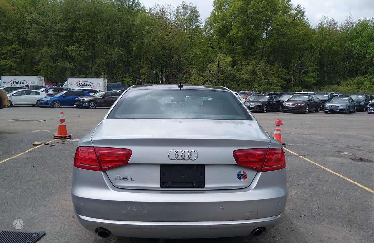 Audi A8, 3.0 l., Седан