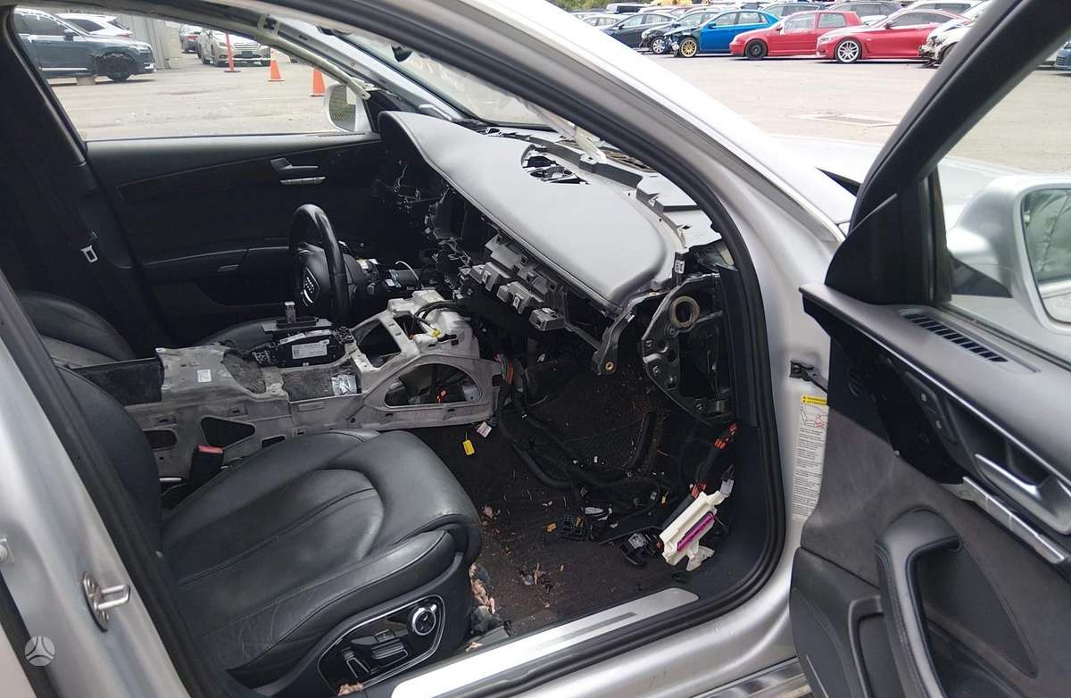 Audi A8, 3.0 l., Седан