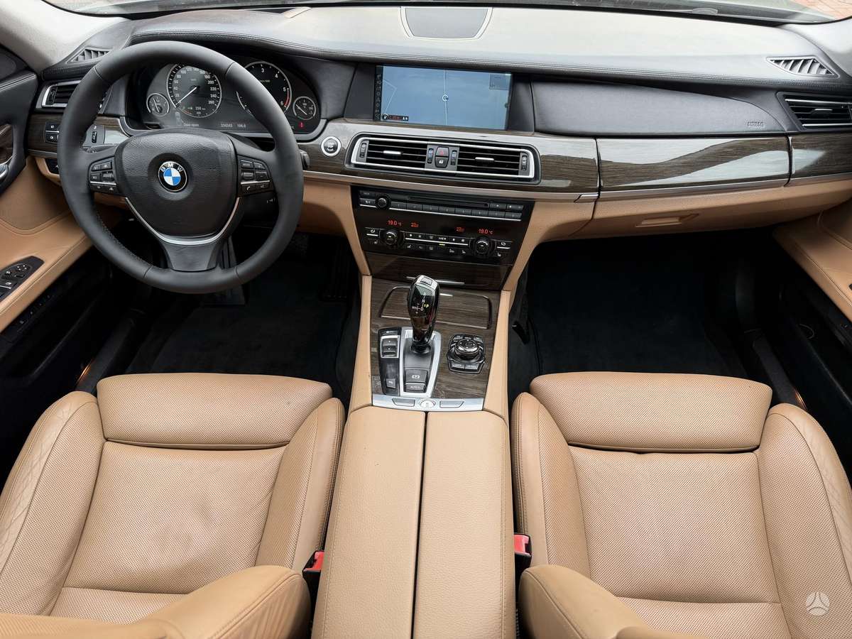 BMW 730, 3.0 l., Седан