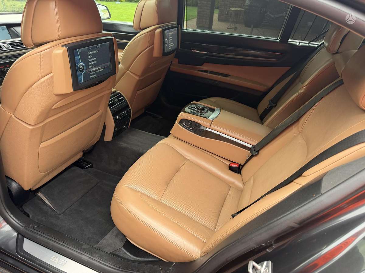 BMW 730, 3.0 l., Седан