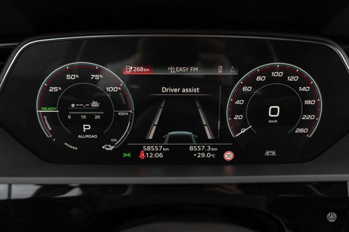 Audi e-tron Sportback, off-road / crossover