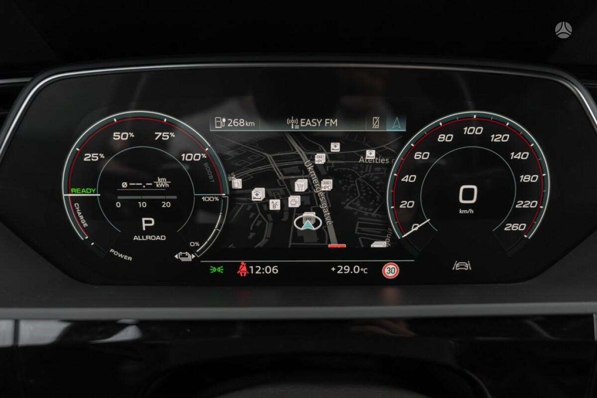 Audi e-tron Sportback, off-road / crossover