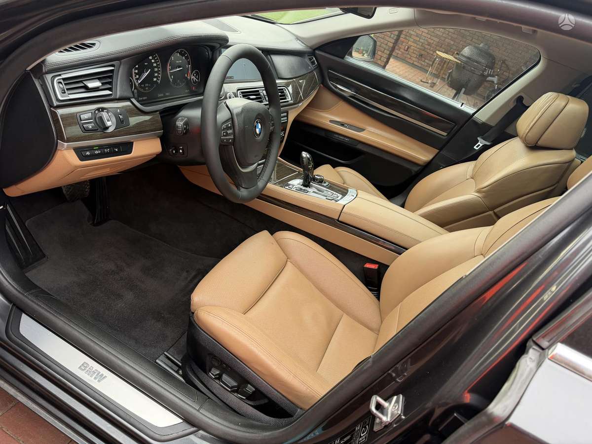BMW 730, 3.0 l., Седан