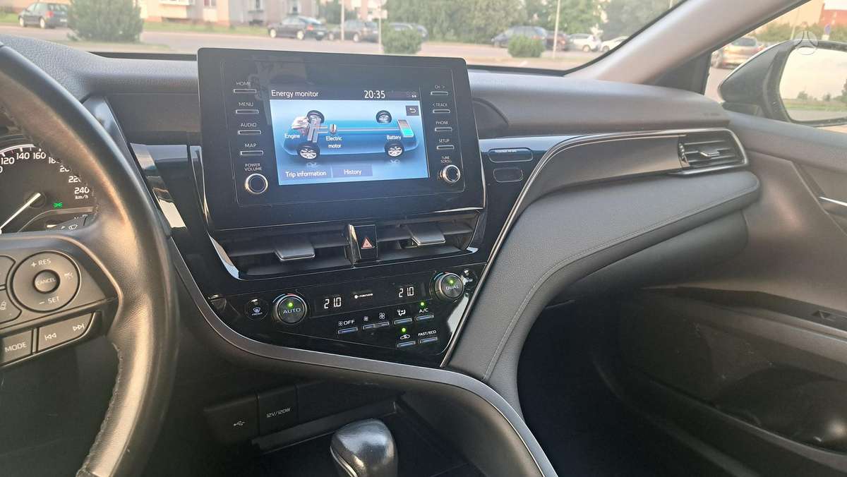 Toyota Camry - 7