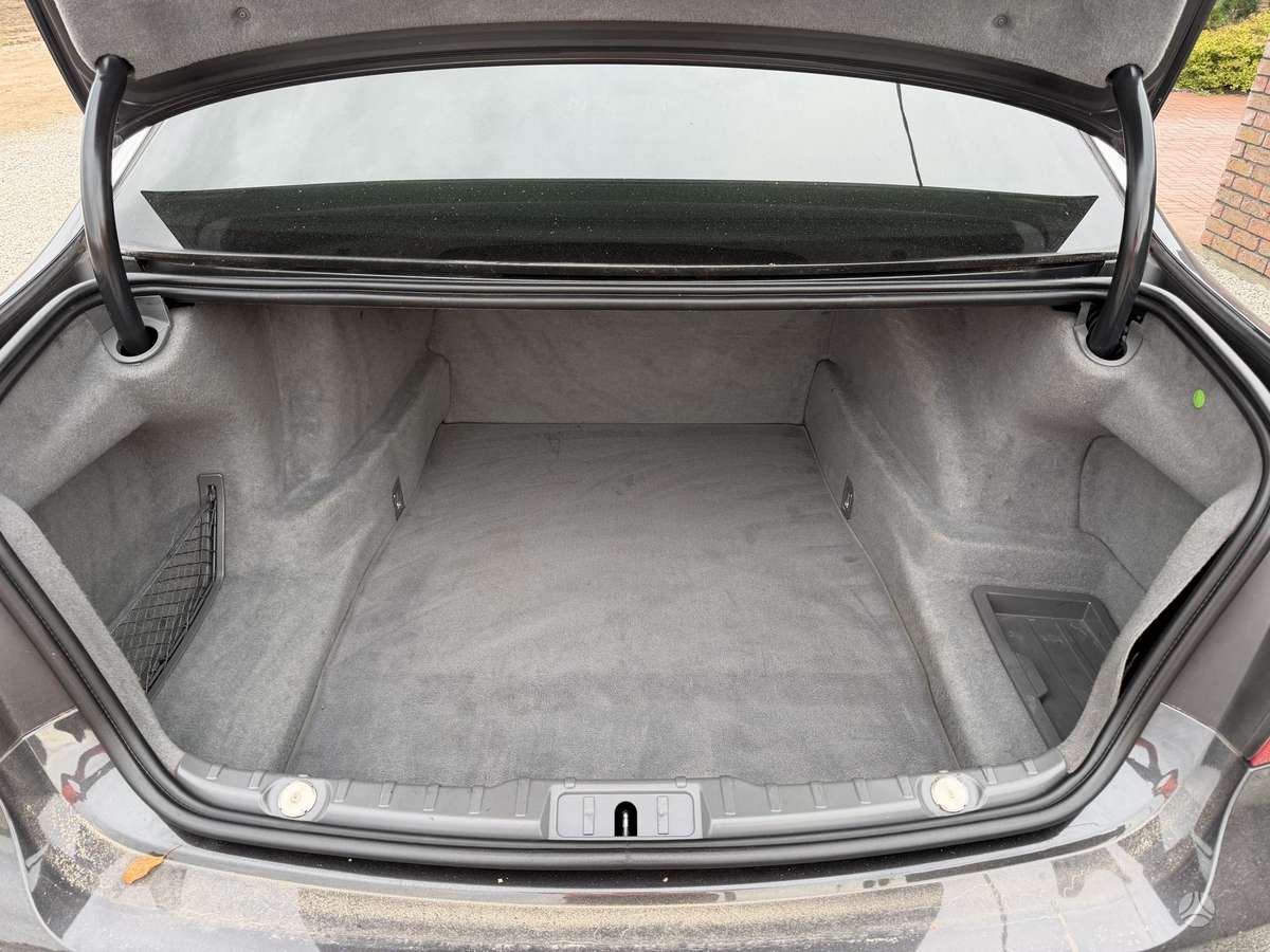 BMW 730, 3.0 l., Седан