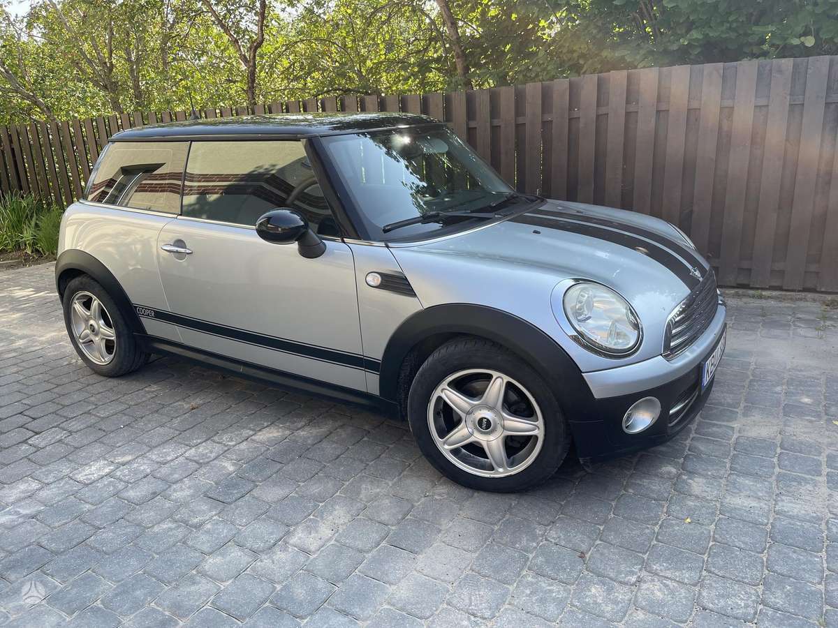 Mini Cooper, 1.6 l., hatchback