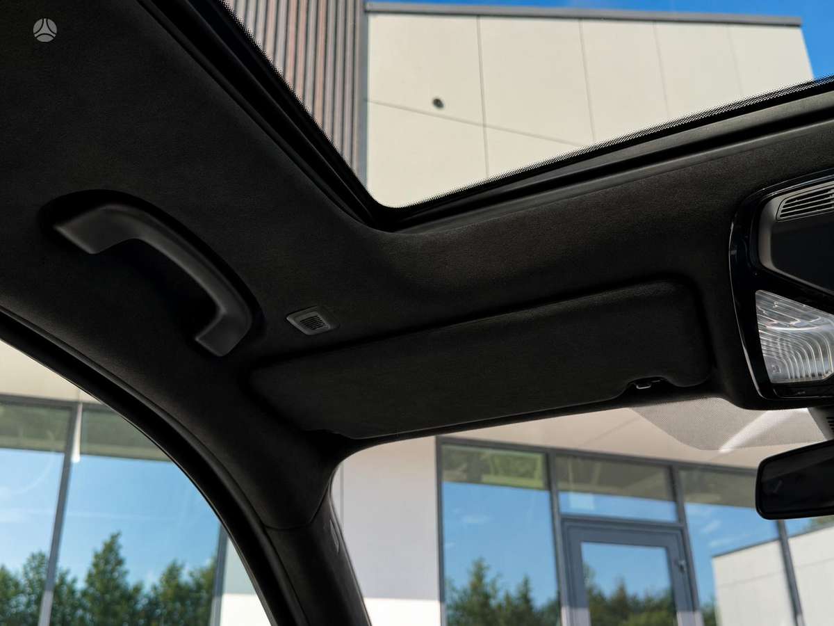 BMW 330, 2.0 l., Седан