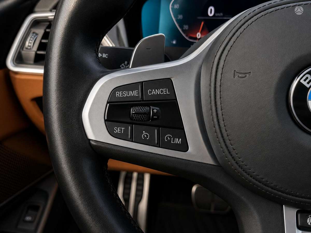 BMW 330, 2.0 l., Седан