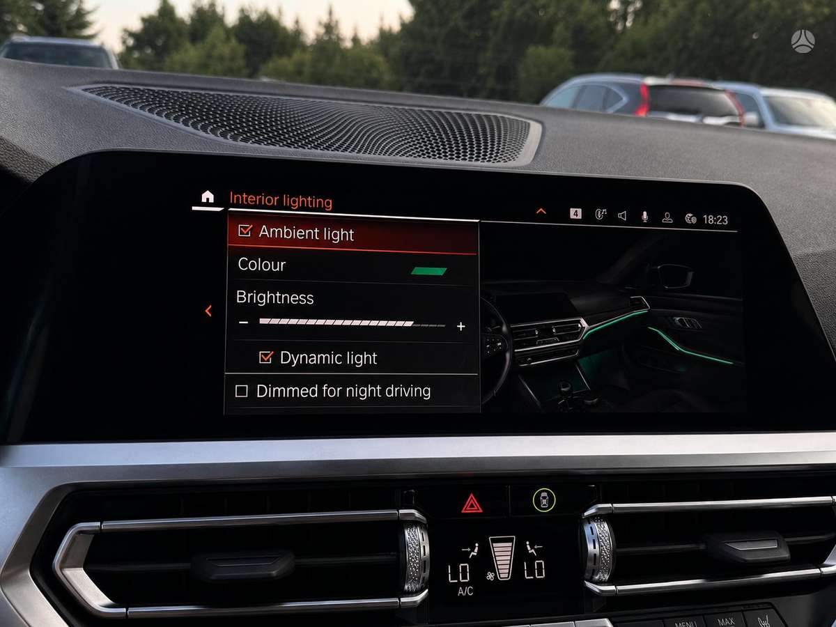 BMW 330, 2.0 l., Седан