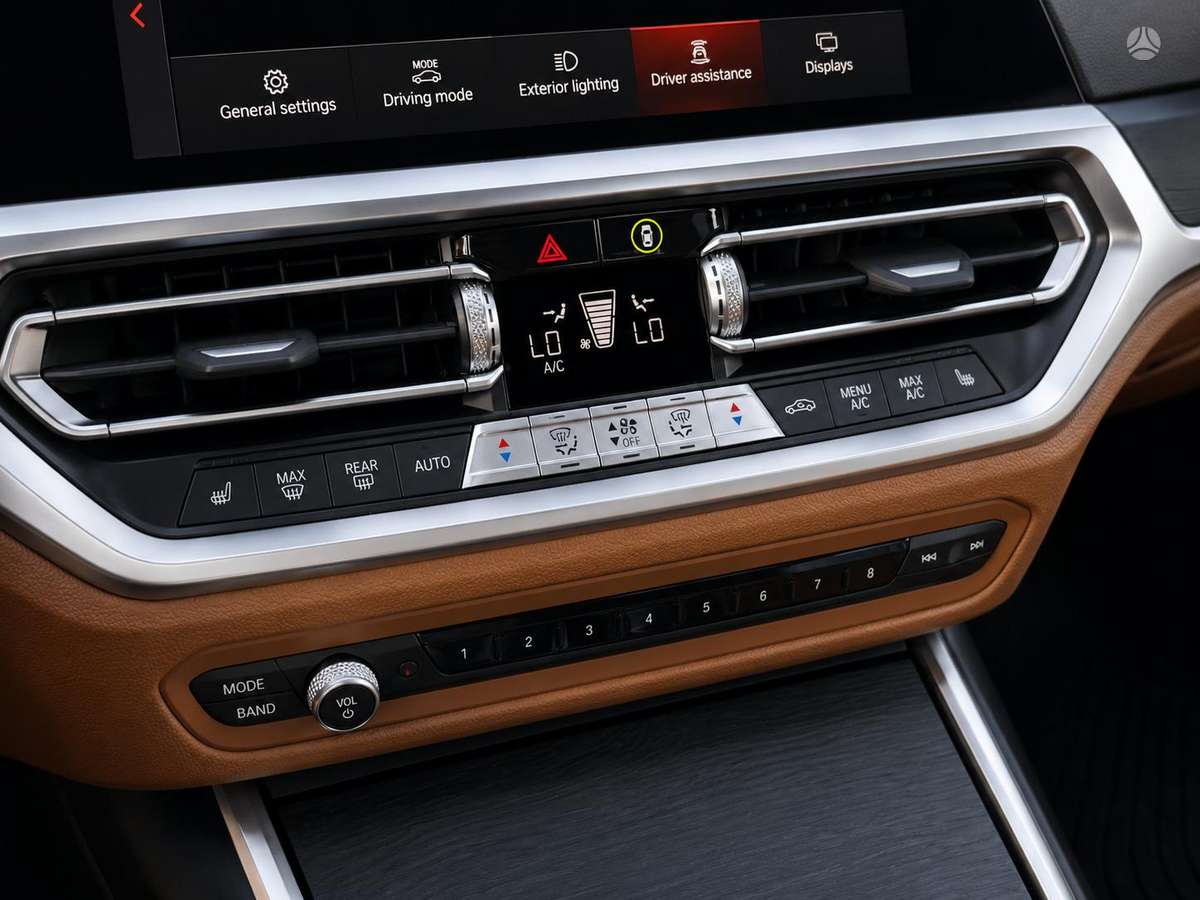 BMW 330, 2.0 l., Седан