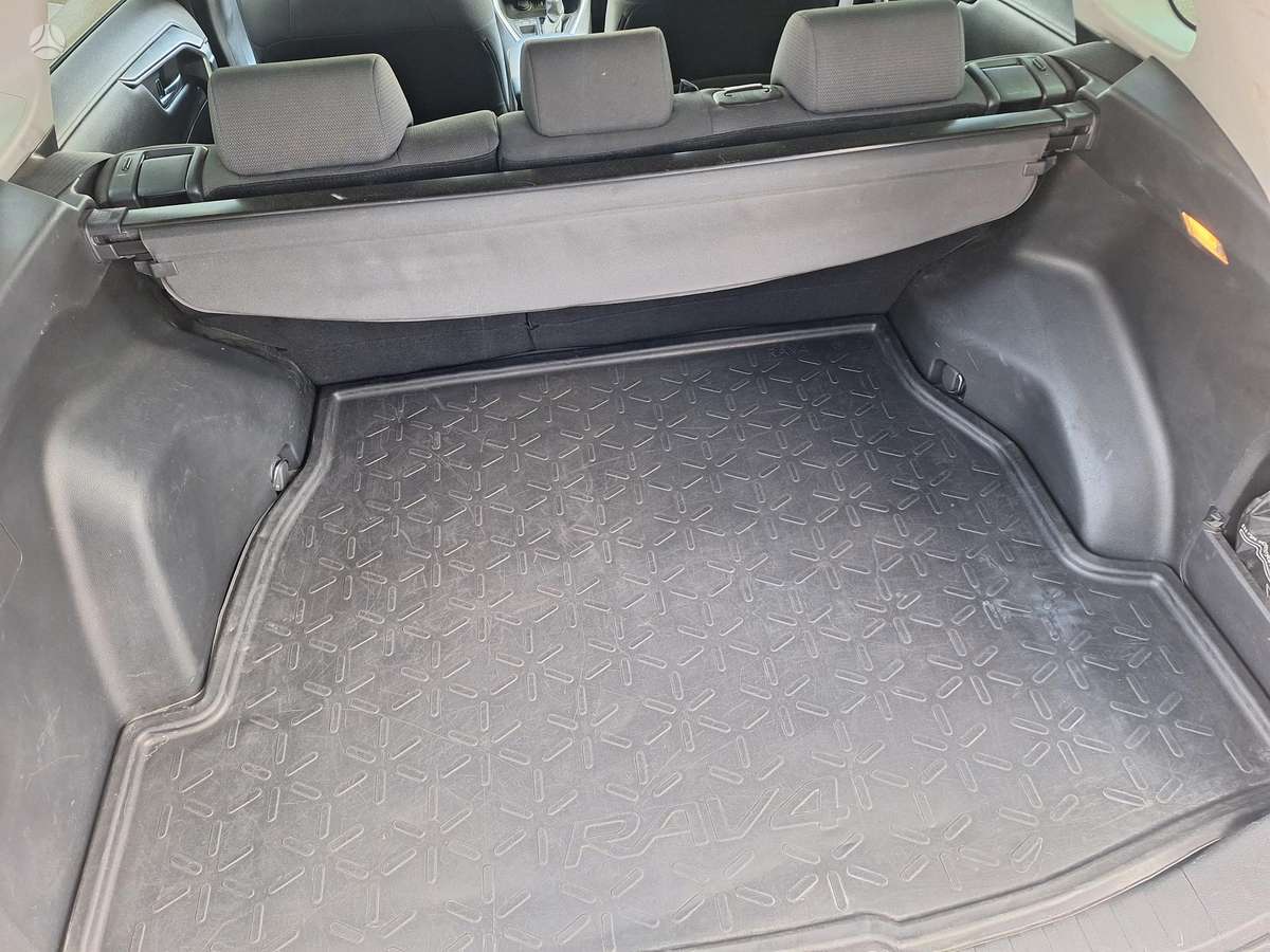Toyota RAV4 - 6