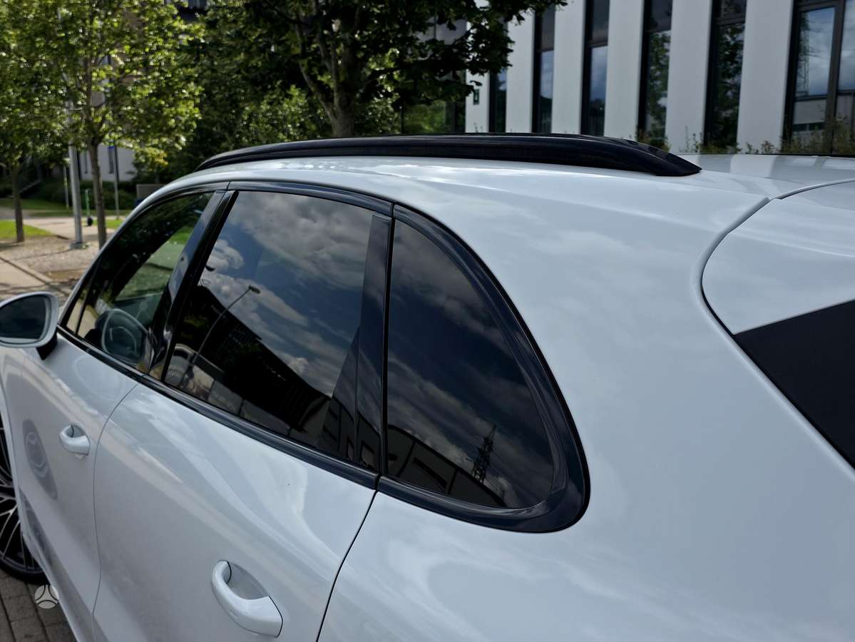 Porsche Cayenne - 12