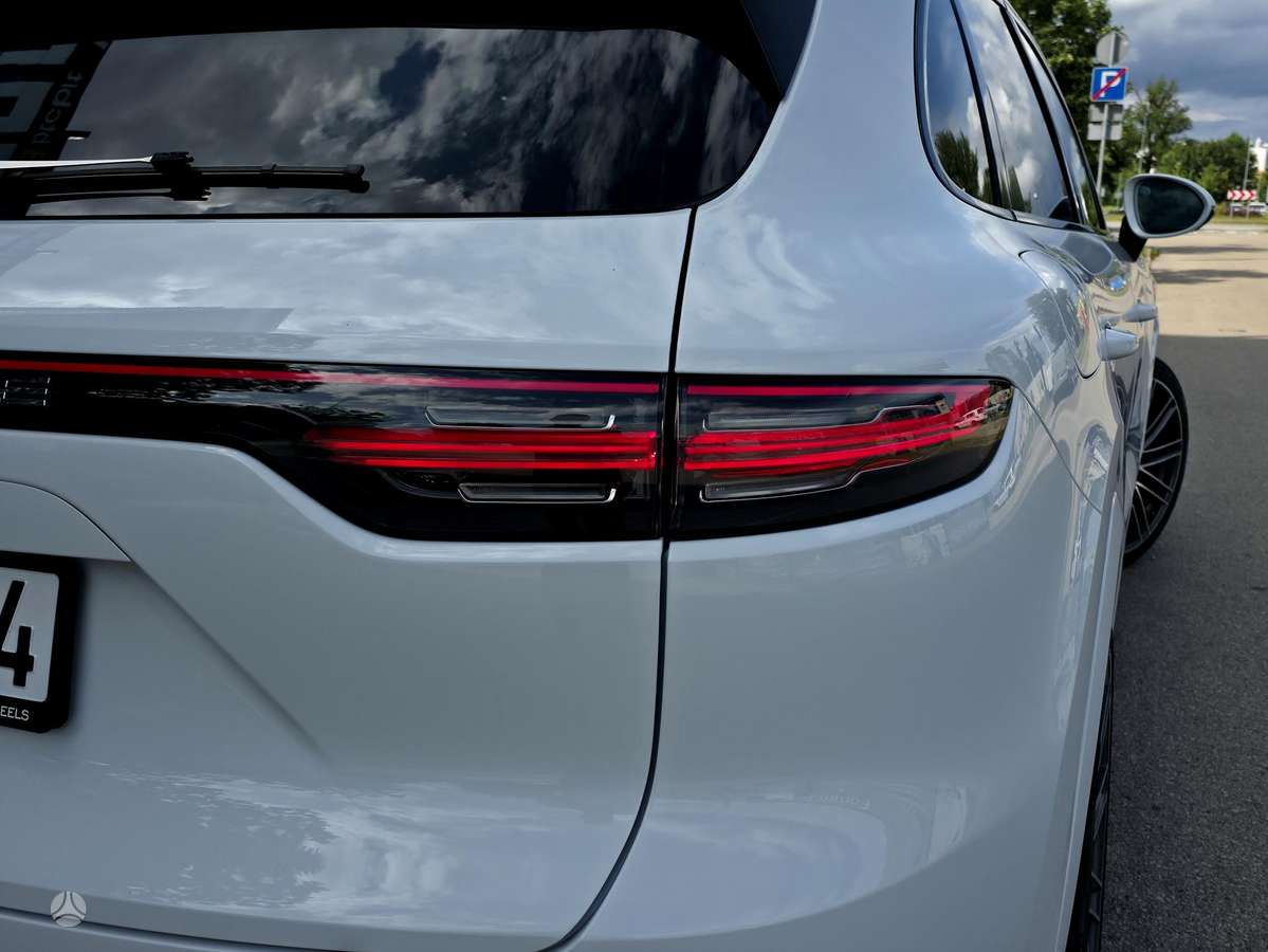 Porsche Cayenne - 11