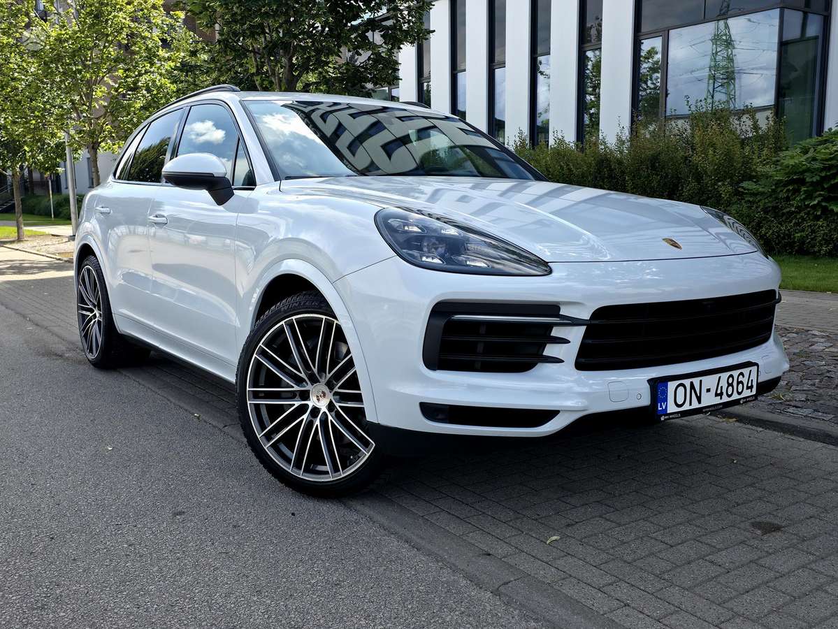 Porsche Cayenne - 1