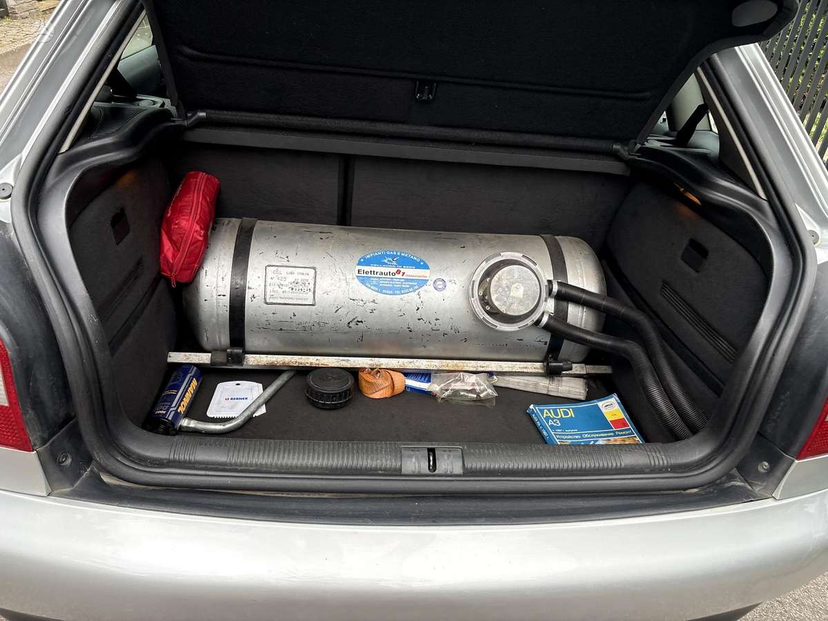 Audi A3, 1.8 l., Хэтчбек