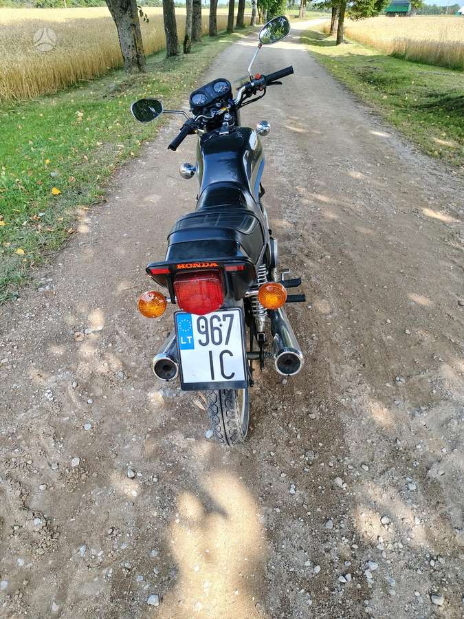 Honda CB 400cc, street / classic