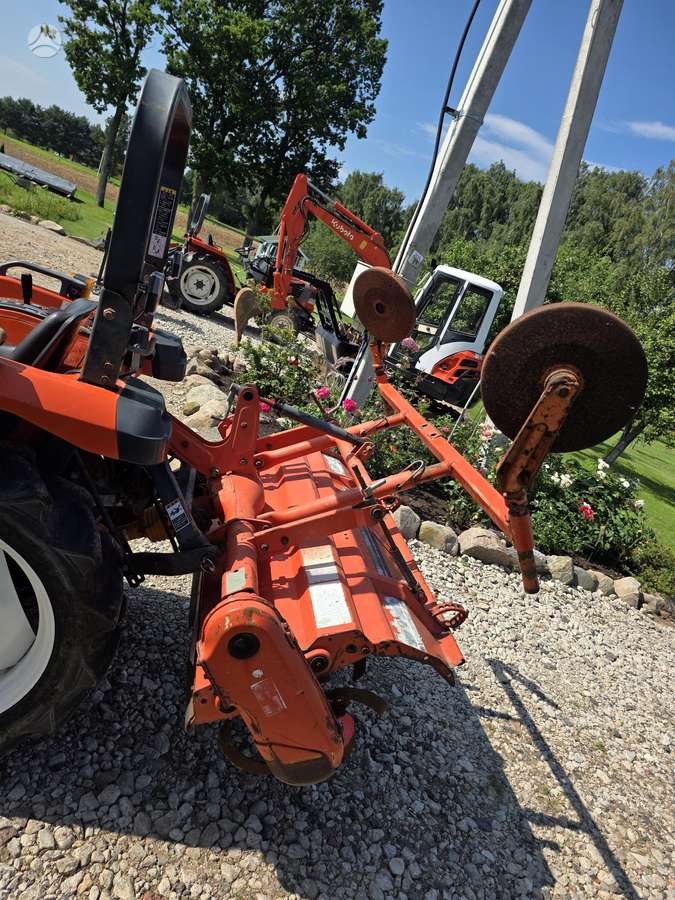 Kubota T220, tractors