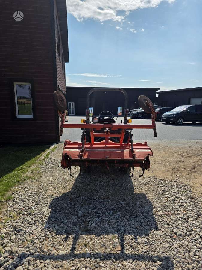 Kubota T220, tractors