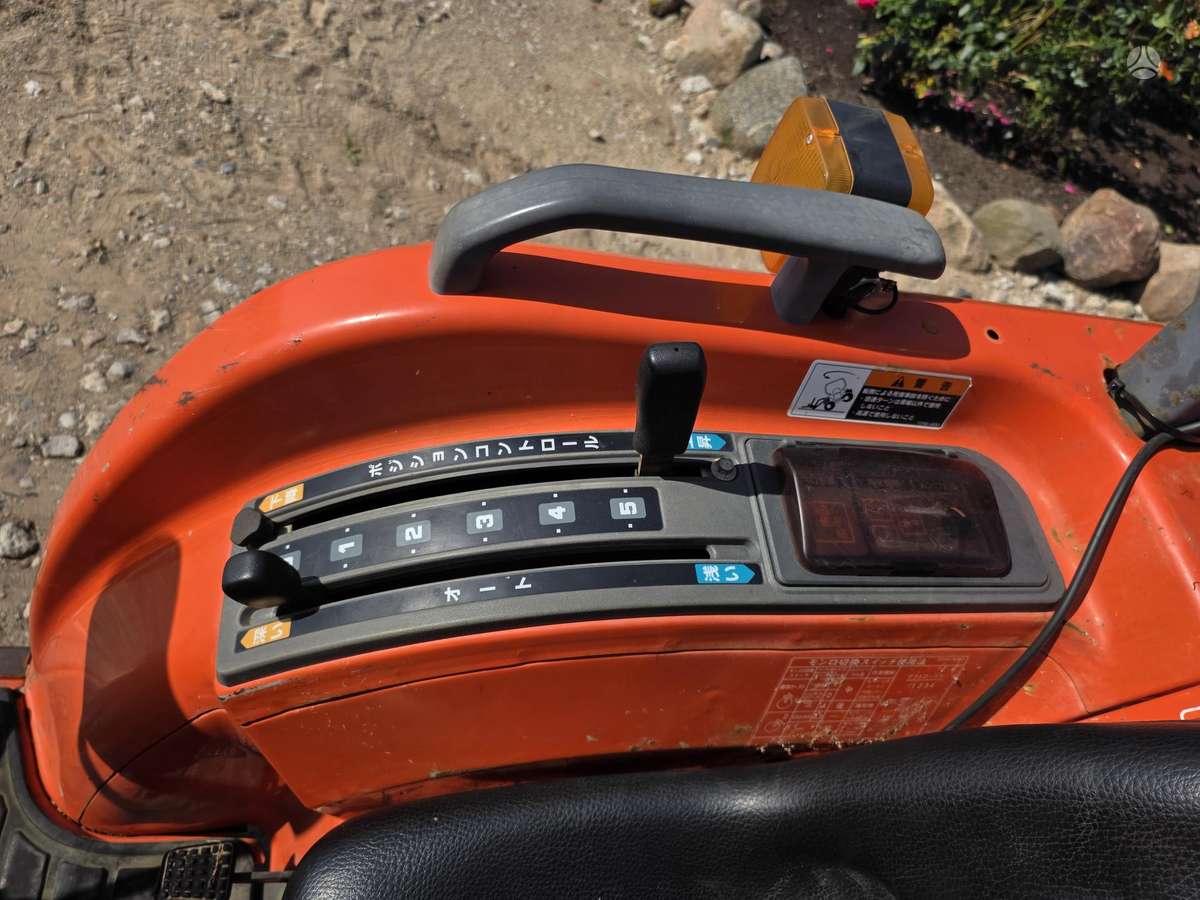 Kubota T220, tractors