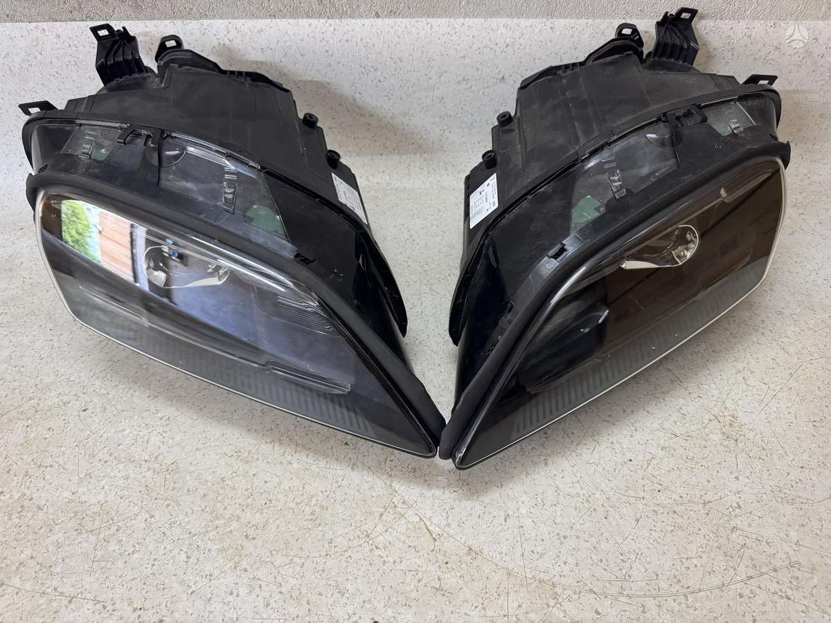 Porsche Taycan lights